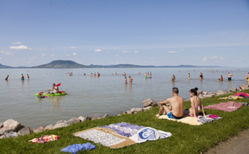 Életét vesztette egy 57 éves férfi a Balatonban