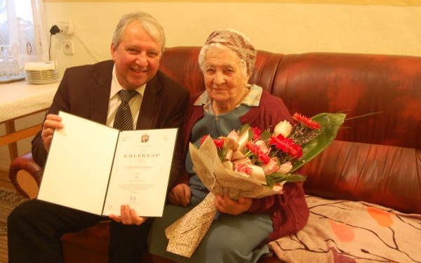 Felköszöntötték Láda Péter Lajosné Julika nénit 90. születésnapján 